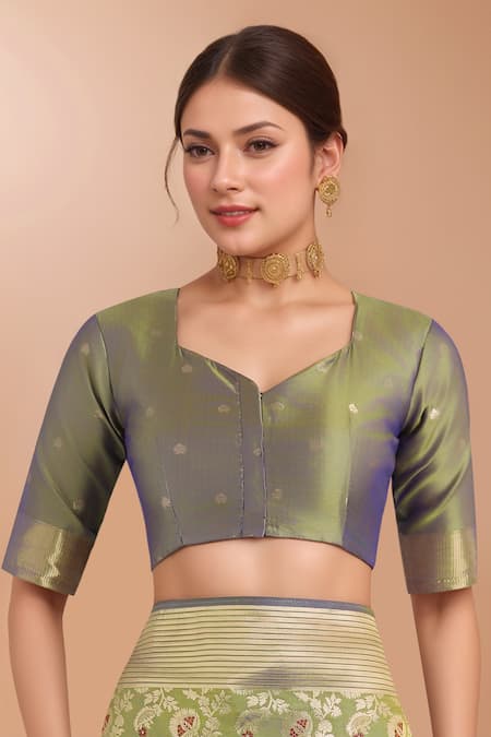 Samyukta Singhania_Green Zari V-neck Woven Banarasi Silk Saree With Blouse _at_Aza_Fashions