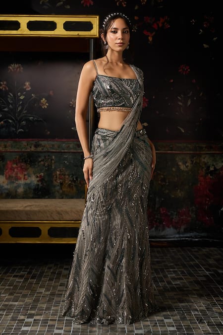 Buy Diyarajvvir Gray Tulle, Satin, Lycra Sequins, Pre-draped Saree With Embellished Blouse Online at Aza Fashions Buy_Diyarajvvir_Gray Tulle, Satin, Lycra Sequins, Pre-draped Saree With Embellished Blouse _Online_at_Aza_Fashions
