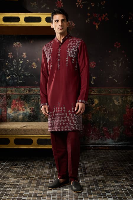 Diyarajvvir Maroon Cotton, Silk Embroidery Kurta With Pant 
