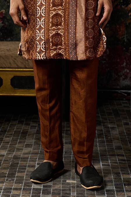 Diyarajvvir_Brown Silk Geometric Print Kurta With Pant _Online_at_Aza_Fashions
