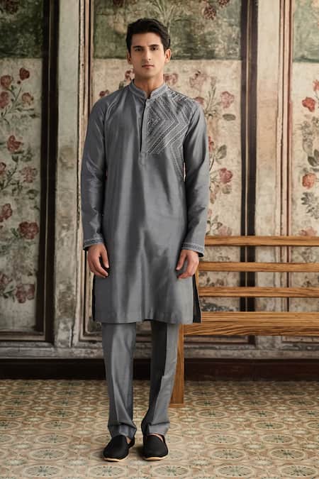 Diyarajvvir Embroidered Kurta With Pant 