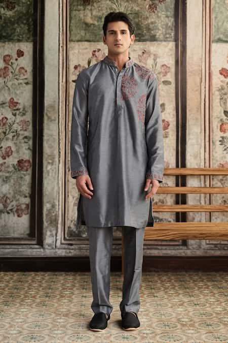 Diyarajvvir Gray Cotton, Silk Embroidery Kurta With Pant