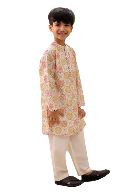 Shop_Lil Drama_Off White Polyester, Silk, Cotton Mishti Floral Pattern Kurta And Pant Set _Online_at_Aza_Fashions