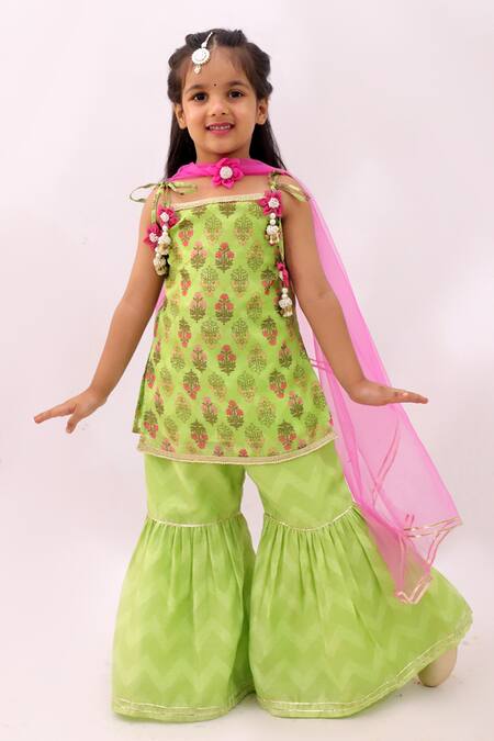 Lil Drama_Green Chanderi, Net Fabric Flowers Khilkhilahat Floral Pattern Kurta Sharara Set _at_Aza_Fashions