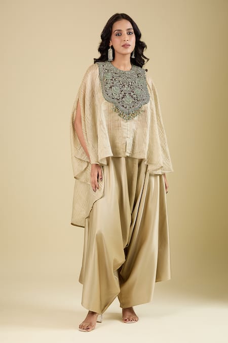 Buy_Prisho_Beige Embroidery Round Neck Floral Kaftan Set 