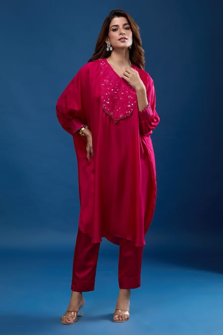 Buy_Prisho_Fuchsia Sequins, Embroidery V-neck Applique Work Kaftan With Pant _Online_at_Aza_Fashions