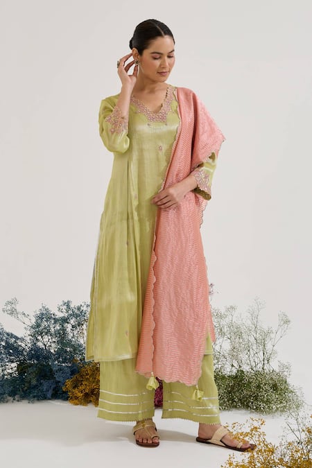 Nero India Placement Embroidered Kurta Set 