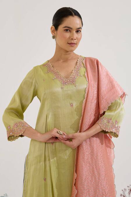 Buy_Nero India_Pink Chanderi Embroidery Stripe Pattern Dupatta _Online_at_Aza_Fashions