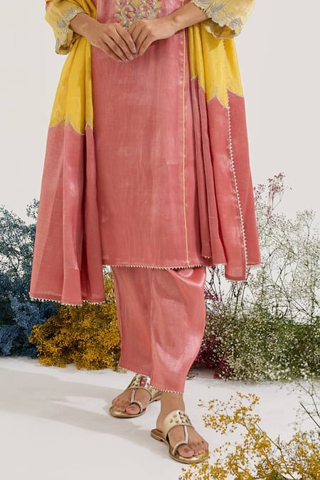 Shop Nero India Pink Chanderi Embroidery Round Neck Floral Kurta Set Online at Aza Fashions Shop_Nero India_Pink Chanderi Embroidery Round Neck Floral Kurta Set _Online_at_Aza_Fashions
