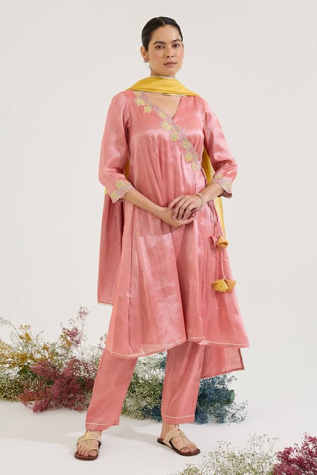 Shop Nero India Yellow Chanderi, Tissue Embroidery Two Tone Dupatta at Aza Fashions Shop_Nero India_Yellow Chanderi, Tissue Embroidery Two Tone Dupatta _at_Aza_Fashions