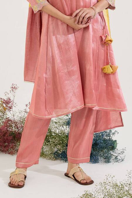 Buy_Nero India_Pink Chanderi, Tissue Embroidery V-neck Placement Kurta Set _Online_at_Aza_Fashions