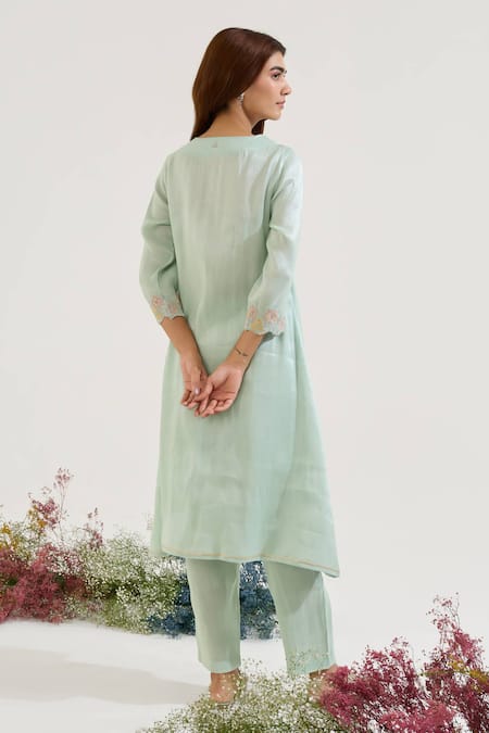 Nero India Placement Embroidered Kurta With Pant 