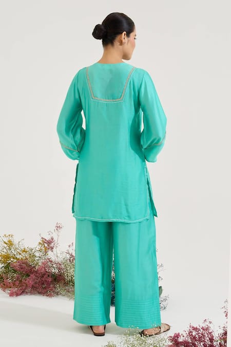 Shop Nero India Turquoise Chanderi Embroidery Round Neck Floral Kurta With Pant at Aza Fashions Shop_Nero India_Turquoise Chanderi Embroidery Round Neck Floral Kurta With Pant _at_Aza_Fashions