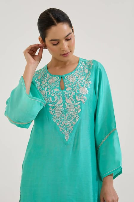 Nero India Turquoise Chanderi Embroidery Round Neck Floral Kurta With Pant Online at Aza Fashions Nero India_Turquoise Chanderi Embroidery Round Neck Floral Kurta With Pant _Online_at_Aza_Fashions
