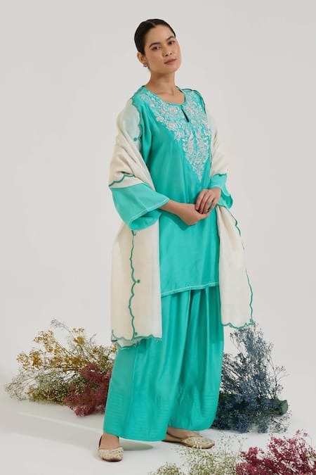 Buy Nero India Turquoise Chanderi Embroidery Round Neck Floral Kurta With Pant Online at Aza Fashions Buy_Nero India_Turquoise Chanderi Embroidery Round Neck Floral Kurta With Pant _Online_at_Aza_Fashions