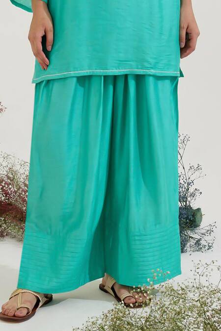 Nero India Turquoise Chanderi Embroidery Round Neck Floral Kurta With Pant at Aza Fashions Nero India_Turquoise Chanderi Embroidery Round Neck Floral Kurta With Pant _at_Aza_Fashions