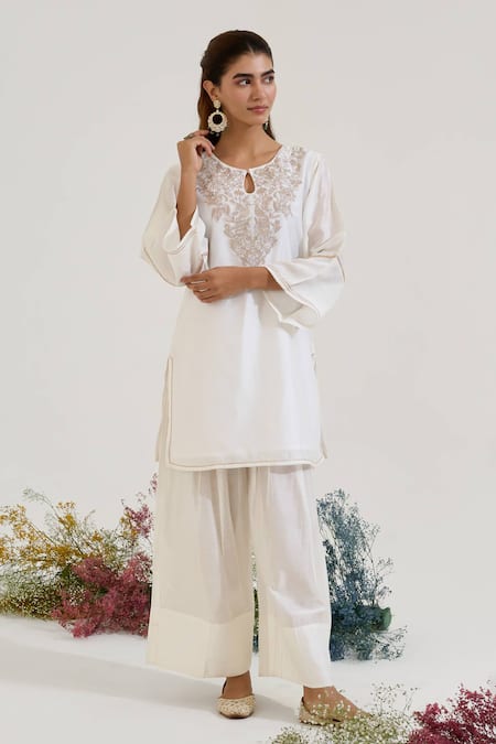 Shop Nero India White Chanderi Embroidery Round Neck Floral Kurta With Pant Online at Aza Fashions Shop_Nero India_White Chanderi Embroidery Round Neck Floral Kurta With Pant _Online_at_Aza_Fashions