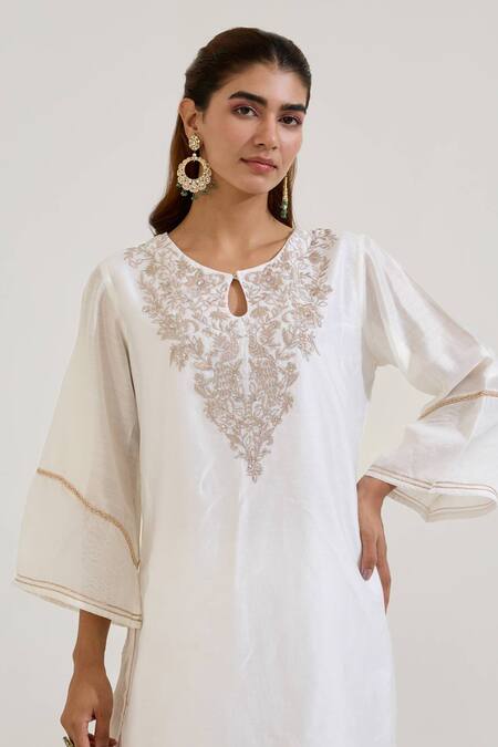 Nero India White Chanderi Embroidery, Tassels Keyhole Neck Floral Kurta Set Online at Aza Fashions Nero India_White Chanderi Embroidery, Tassels Keyhole Neck Floral Kurta Set _Online_at_Aza_Fashions
