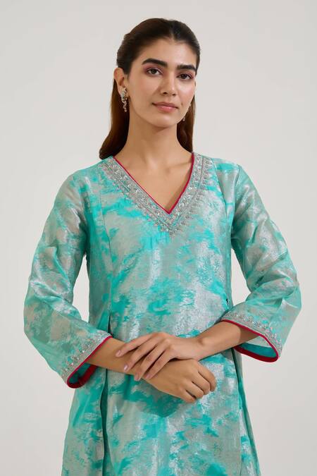 Shop_Nero India_Blue Jacquard Embroidery V-neck Textured Kurta With Pant _Online_at_Aza_Fashions