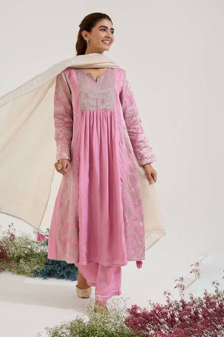 Buy_Nero India_Purple Jacquard, Tissue Embroidery Split V-neck Textured Yoke Kurta Set _Online_at_Aza_Fashions