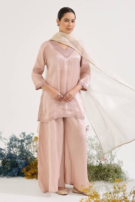 Nero India_Pink Tissue Embroidery V-neck Kurta With Pant _at_Aza_Fashions