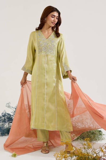 Nero India Floral Embroidered Kurta Set 