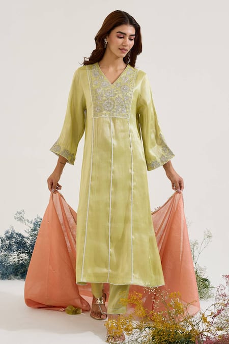 Shop_Nero India_Green Chanderi, Tissue Embroidery V-neck Floral Kurta Set _Online_at_Aza_Fashions