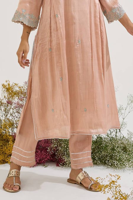 Nero India_Pink Tissue Embroidery V-neck Placement Kurta Set _at_Aza_Fashions