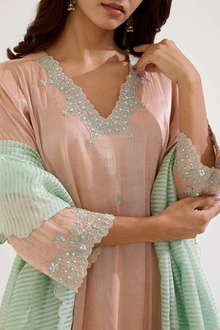 Buy_Nero India_Pink Tissue Embroidery V-neck Placement Kurta Set 