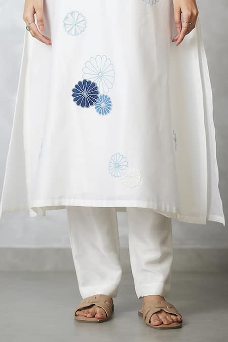 Buy_Nachiket Barve_Ivory Chanderi Applique Round Neck Cutwork Kurta _Online_at_Aza_Fashions