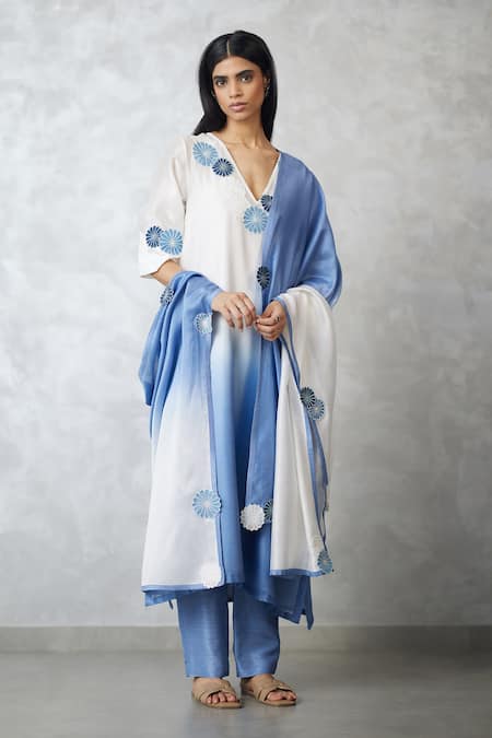 Nachiket Barve Ivory Chanderi, Tussar Applique V-neck Ombre Kurta Set 