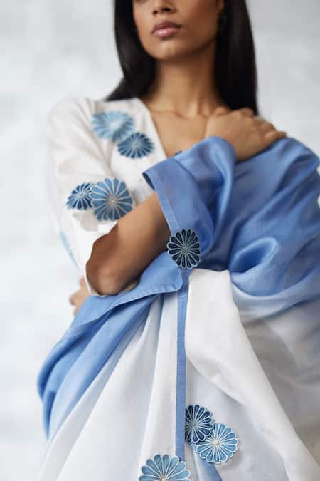 Nachiket Barve_Ivory Chanderi, Tussar Applique V-neck Ombre Kurta Set _Online_at_Aza_Fashions