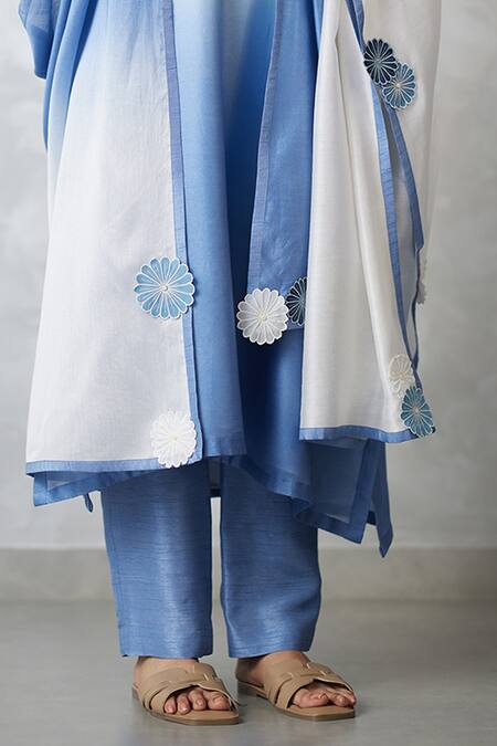 Buy_Nachiket Barve_Ivory Chanderi, Tussar Applique V-neck Ombre Kurta Set _Online_at_Aza_Fashions