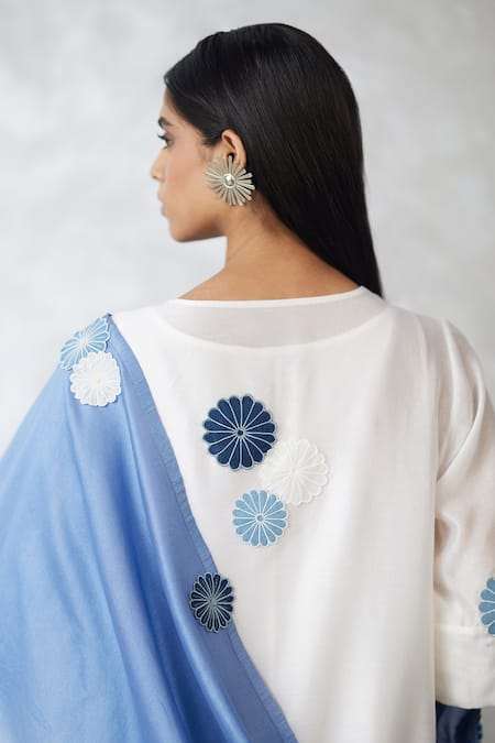 Nachiket Barve_Ivory Chanderi, Tussar Applique V-neck Ombre Kurta Set _at_Aza_Fashions