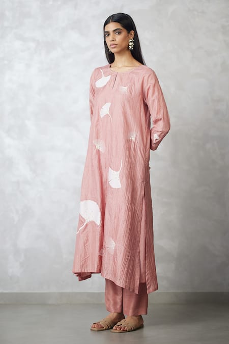Nachiket Barve_Pink Silk Embroidery Round Neck Ginkgo Crushed Kurta _Online_at_Aza_Fashions