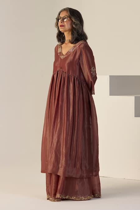 Sarang Kaur_Rust Tissue Embroidery V-neck Rehmat Lehenga Set _at_Aza_Fashions