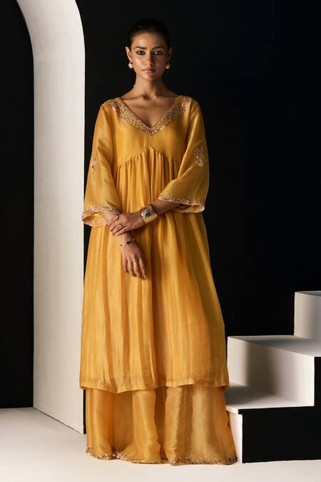 Buy_Sarang Kaur_Yellow Tissue Embroidery V-neck Rehmat Lehenga Set _Online_at_Aza_Fashions