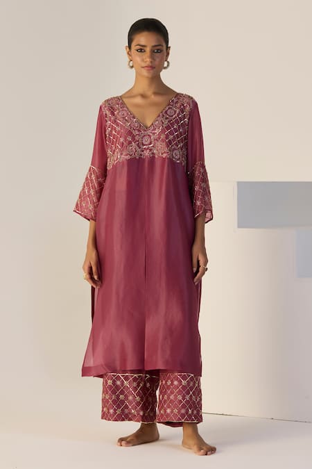 Sarang Kaur_Purple Tissue Embroidery V-neck Badla Kurta Set _at_Aza_Fashions