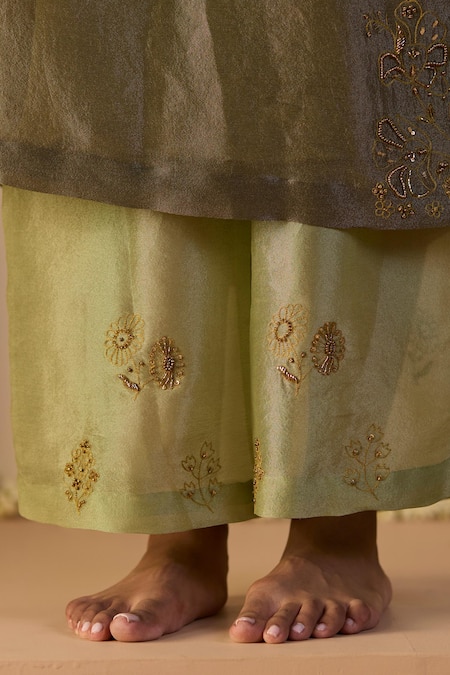 Buy_Sarang Kaur_Green Tissue, Silk Embroidery V-neck Zehra Kaftan Set 