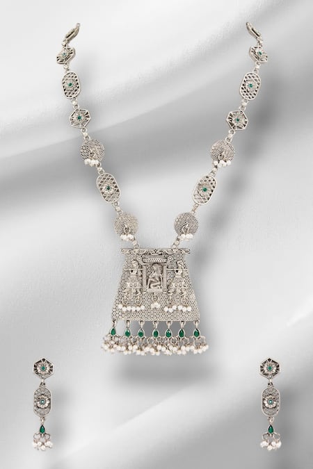 Auraa Trends Temple Embellished Pendant Necklace Set 