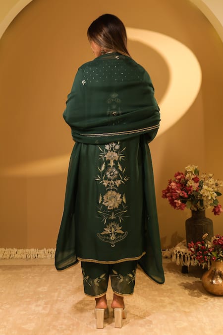 BO Tree Naila Thread Embroidered Kurta Set 