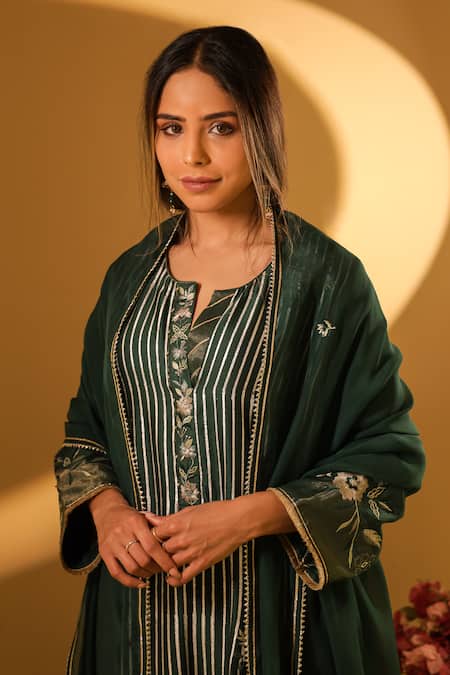 Buy_BO Tree_Green Chanderi, Organza Embroidery Round Neck Naila Thread Kurta Set _Online_at_Aza_Fashions