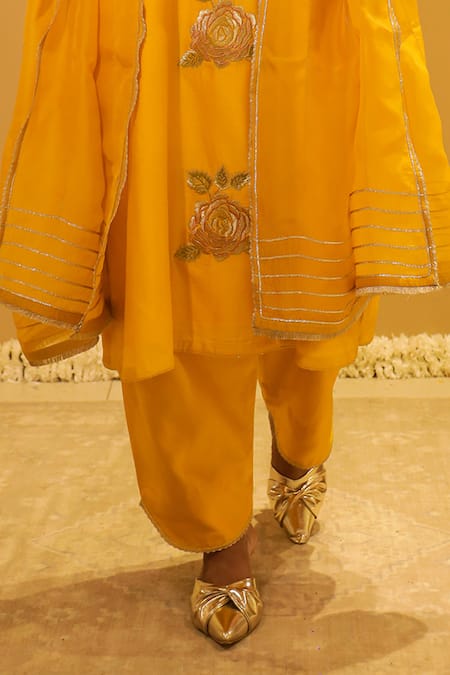 BO Tree Yellow Chanderi, Organza Embroidery V-neck Ruaa Floral Kurta Set Online at Aza Fashions BO Tree_Yellow Chanderi, Organza Embroidery V-neck Ruaa Floral Kurta Set _Online_at_Aza_Fashions
