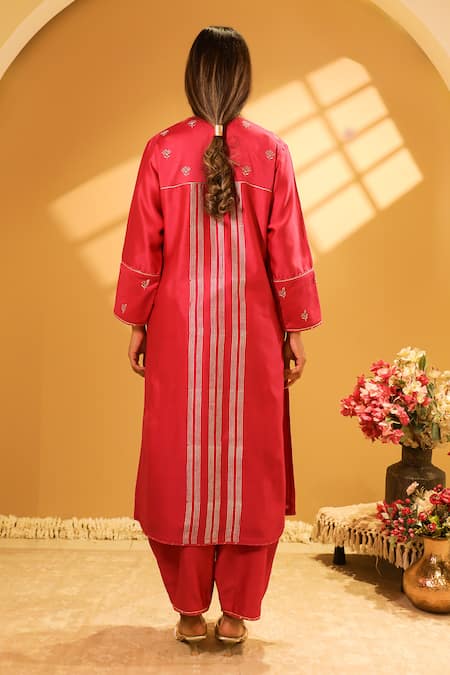 BO Tree Mirha Embroidered Kurta Set 