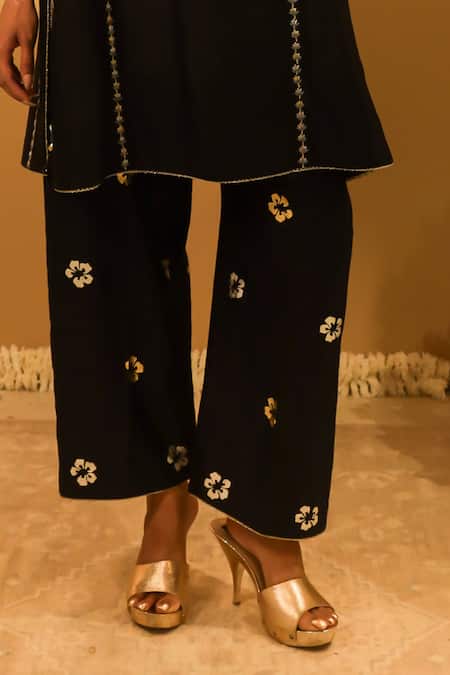 BO Tree Black Chanderi, Organza Embroidery Notched Neck Elaya Rose Kurta With Pant Online at Aza Fashions BO Tree_Black Chanderi, Organza Embroidery Notched Neck Elaya Rose Kurta With Pant _Online_at_Aza_Fashions