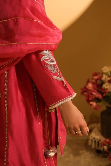 Buy_BO Tree_Magenta Chanderi, Organza Embroidery Notched Neck Sama Thread Short Kurta Set _Online_at_Aza_Fashions