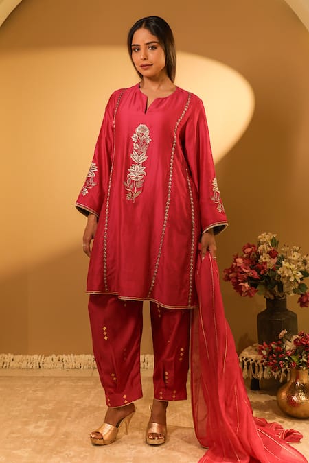 BO Tree_Magenta Chanderi, Organza Embroidery Notched Neck Sama Thread Short Kurta Set _at_Aza_Fashions