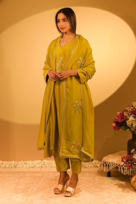 Buy_BO Tree_Green Chanderi, Organza Embroidery V-neck Nadia Thread Kurta Set _Online_at_Aza_Fashions