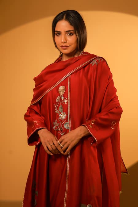 Buy_BO Tree_Red Chanderi, Organza Embroidery Notched Neck Noor Kurta Set _Online_at_Aza_Fashions