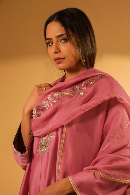 Buy_BO Tree_Pink Chanderi, Organza Embroidery Split V-neck Saba Thread Kurta Set _Online_at_Aza_Fashions